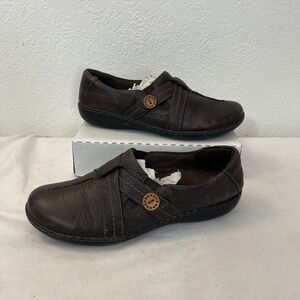 Clarks Womens Loafers Sz 9.5 Brown Leather Button Cora Poppy Comfort Slip‎ On